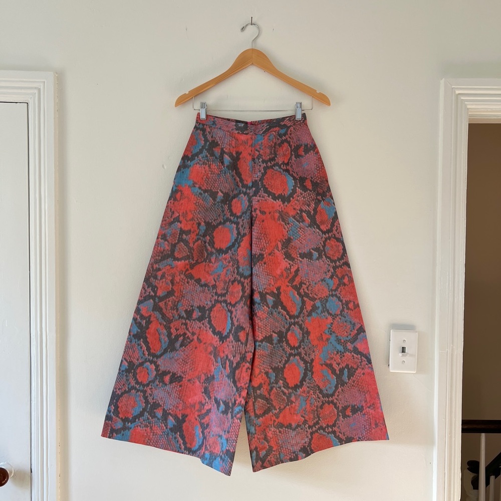 Nikki Chasin 0 Clem Wide Leg Trouser Red Blue Snakeskin Print Cotton Linen